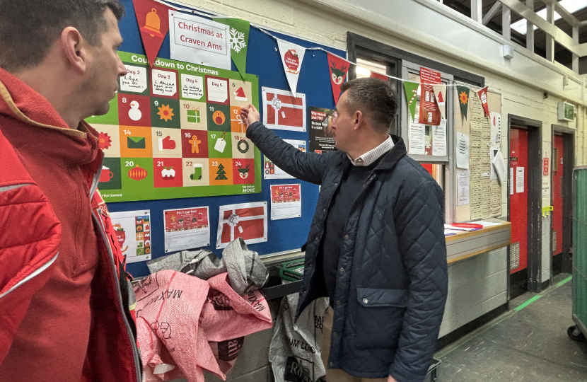 Stuart Anderson MP Thanks Craven Arms Posties in Christmas Run Up