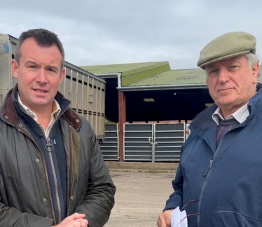  Conservative Prospective Parliamentary Candidate Stuart Anderson visits Bishops Castle Livestock Market with the Country Land and Business Association.