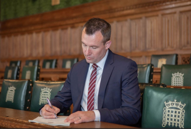 Stuart Anderson MP urges Pension Credit Uptake as Winter Fuel Payments Taken from Thousands